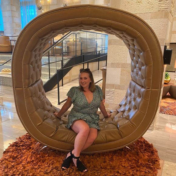 Meet your Posher, Bre - Picture 2 of 6